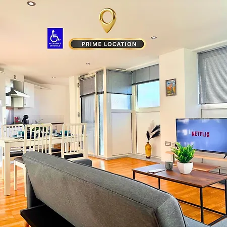 Bright Centre 2-bed With View - Location In Town *