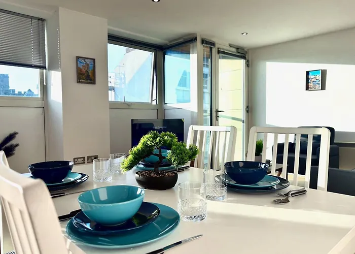 Apartment Bright Centre 2-bed With View York