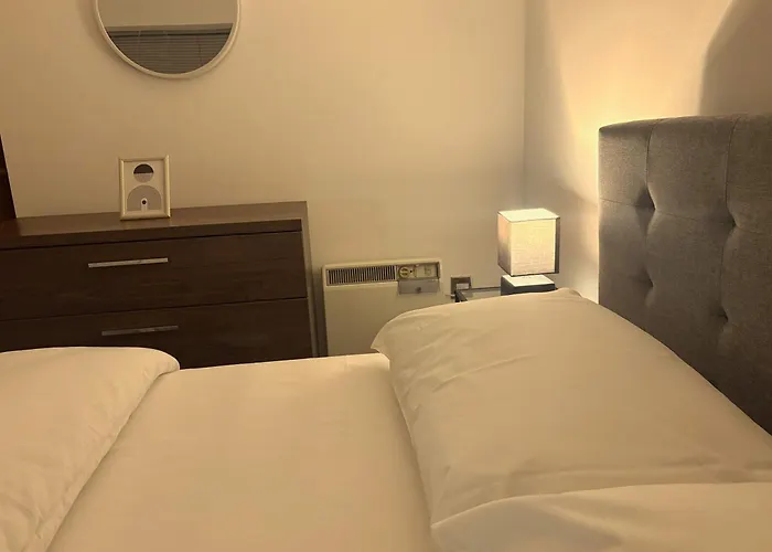 Bright Centre 2-bed With View - Location In Town Appartement