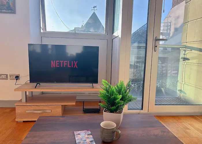 Bright Centre 2-bed With View Apartment York