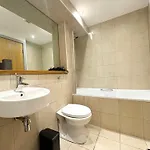 Bright Centre 2-bed With View - Location In Town