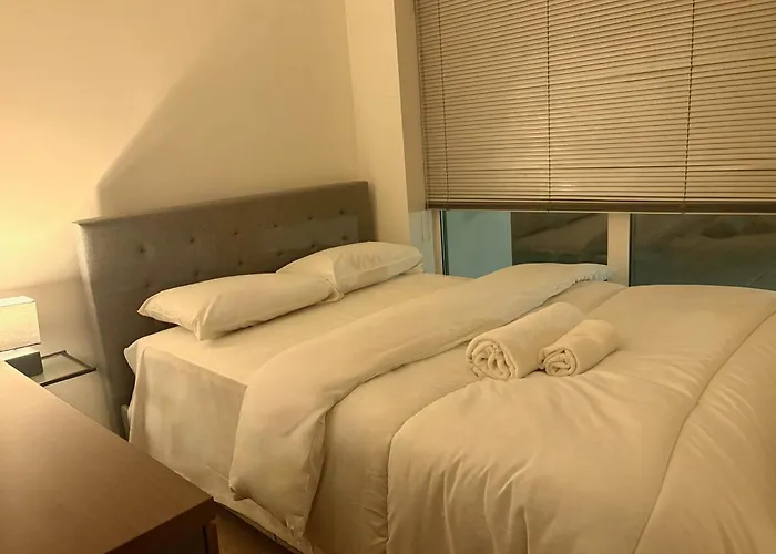 Bright Centre 2-bed With View - Location In Town Apartament *
